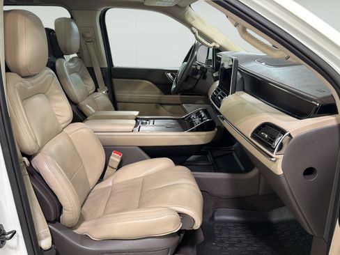 Used 2023 Lincoln Navigator L Reserve AWD/4WD image 25