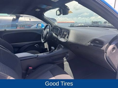 Used 2019 Dodge Challenger SXT AWD/4WD image 8