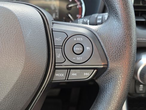 Certified 2025 Toyota RAV4 XLE w/ Convenience Package image 31