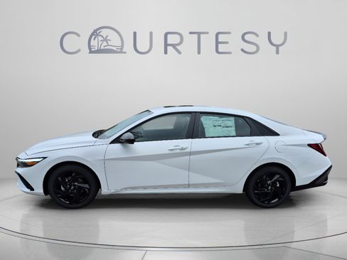 New 2026 Hyundai Elantra SEL Sport FWD image 2
