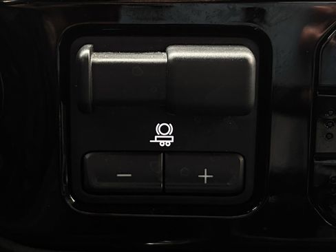 Used 2025 GMC Sierra 2500 SLT image 23