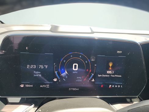 Used 2025 Chevrolet Suburban Z71 AWD/4WD image 14
