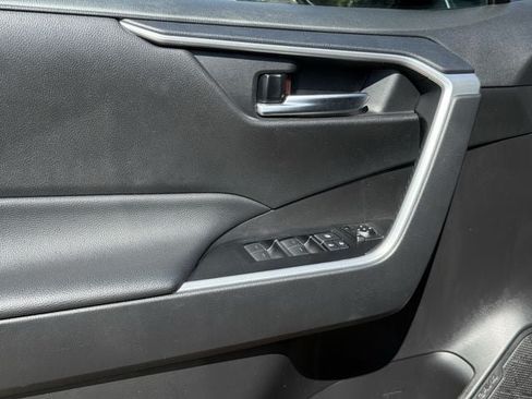 Used 2025 Toyota RAV4 XLE FWD image 25