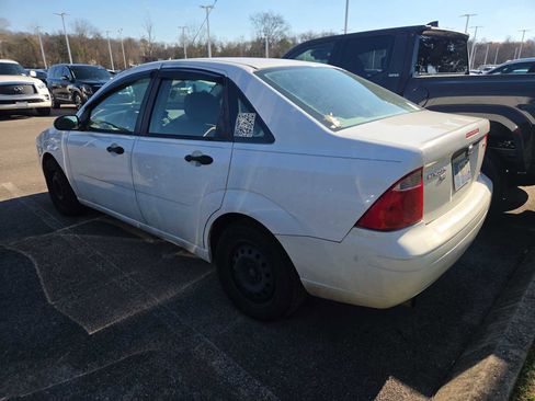 Used 2005 Ford Focus ZX4 Sedan image 6