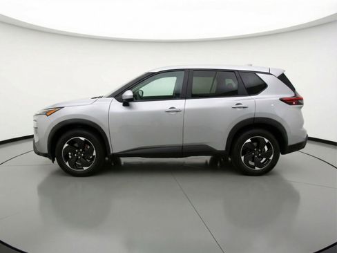 Used 2025 Nissan Rogue SV FWD image 4