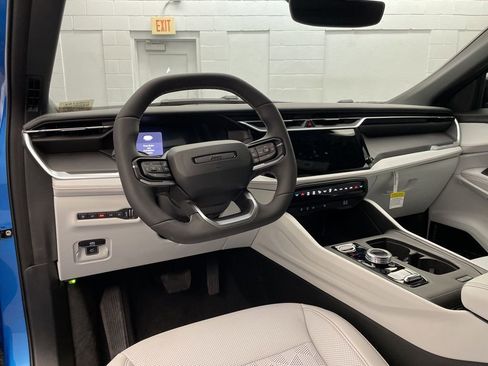 New 2026 Jeep Cherokee Overland image 12