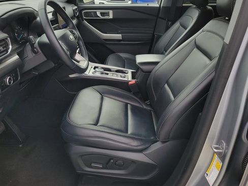 Certified 2024 Ford Explorer XLT w/ Equipment Group 202A image 9