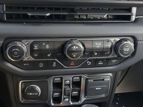 New 2025 Jeep Wrangler Unlimited Sahara image 27