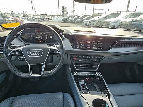 Used 2022 Audi e-tron GT Prestige w/ Prestige Package image 2