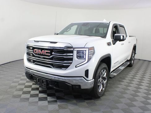Used 2025 GMC Sierra 1500 SLT w/ SLT Premium Plus Package AWD/4WD image 24