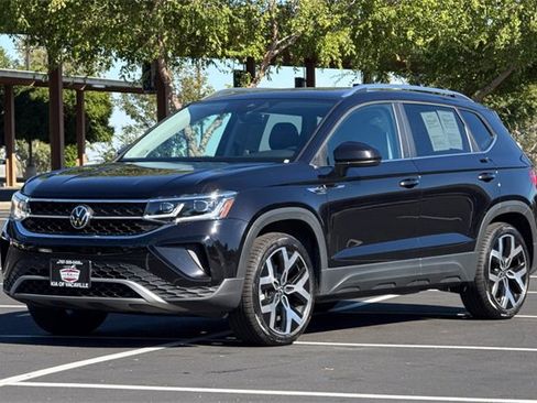 Used 2022 Volkswagen Taos SEL image 10
