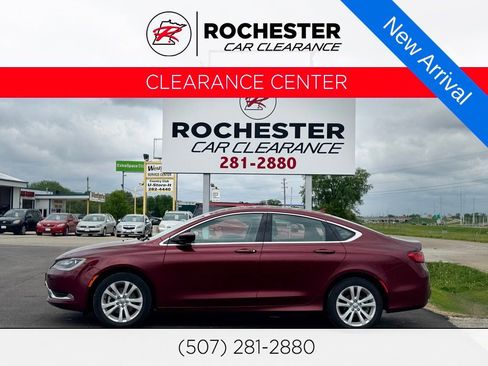 Used 2017 Chrysler 200 Limited Platinum w/ Comfort & Convenience Group FWD image 1