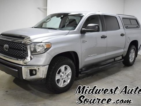 Used 2020 Toyota Tundra SR5 w/ SR5 Convenience Package AWD/4WD image 1