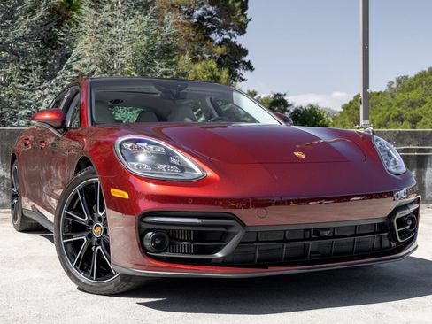 Certified 2023 Porsche Panamera Platinum Edition RWD image 9