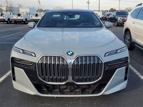 Used 2025 BMW 740i xDrive image 8