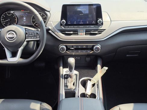 Certified 2025 Nissan Altima 2.5 SR FWD image 20