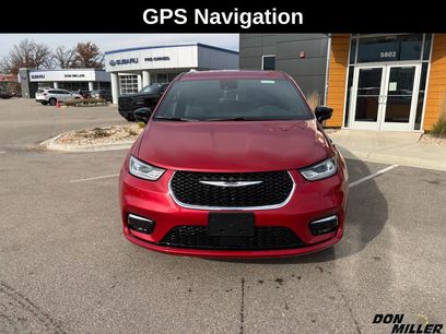 New 2026 Chrysler Pacifica Select