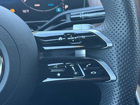 Certified 2025 Mercedes-Benz GLC 300 image 28