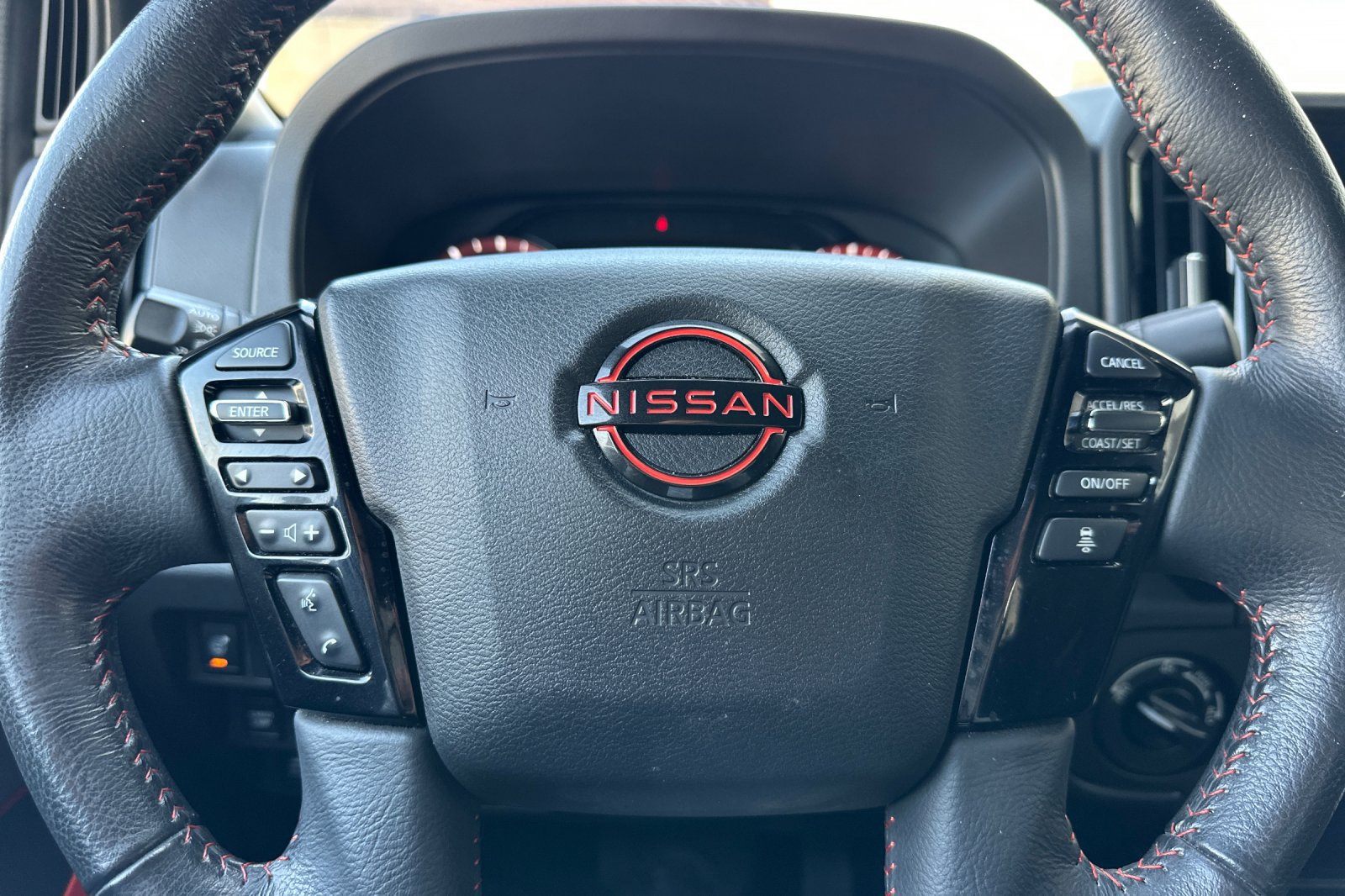 Used 2025 Nissan Frontier PRO-4X AWD/4WD image 29