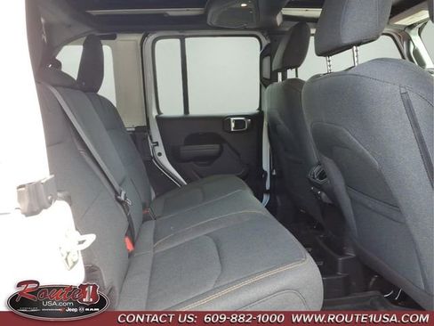 Used 2024 Jeep Wrangler Unlimited AWD/4WD image 17