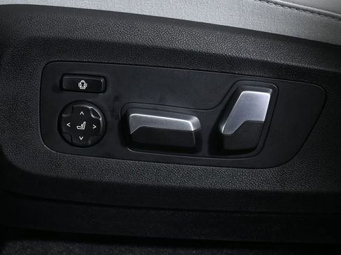 New 2026 BMW X6 xDrive40i w/ Premium Package image 27