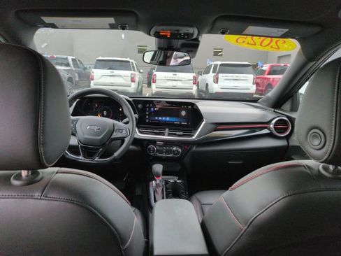 Used 2025 Chevrolet Trax RS w/ Driver Confidence Package FWD image 23
