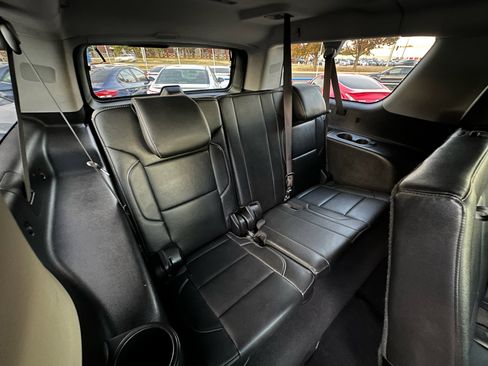 Used 2019 Chevrolet Suburban LT image 22