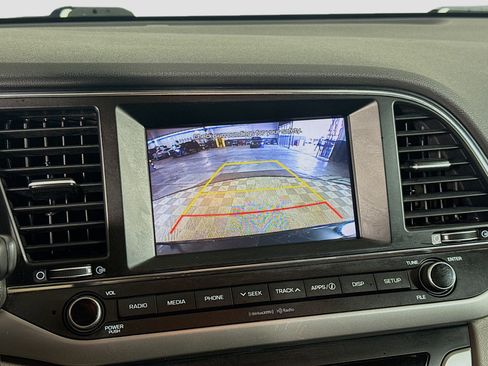 Used 2018 Hyundai Elantra SEL image 19