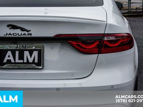 Used 2024 Jaguar XF R-Dynamic SE image 13