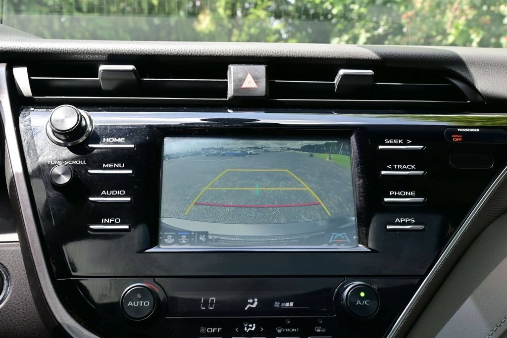 Used 2018 Toyota Camry SE w/ Moonroof Package FWD image 47