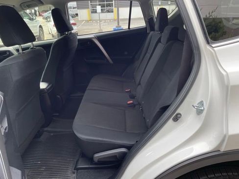 Used 2018 Toyota RAV4 LE w/ All Weather Liner Package AWD/4WD image 17