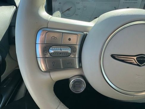 Used 2023 Genesis GV60 Advanced image 28