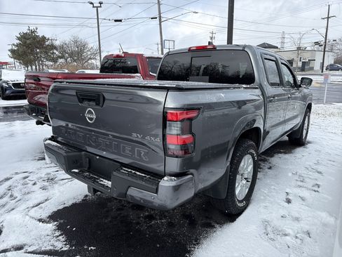 Used 2024 Nissan Frontier SV w/ SV Convenience Package image 7