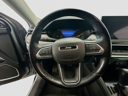 Used 2022 Jeep Compass Latitude image 18