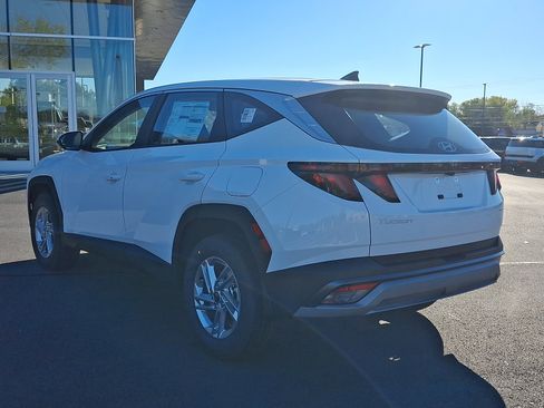 New 2026 Hyundai Tucson SE image 3