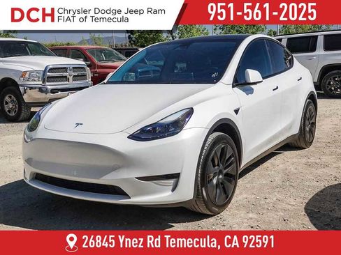 Used 2024 Tesla Model Y 2WD image 1