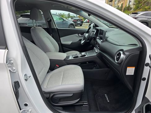 Used 2023 Hyundai Kona SE FWD image 11