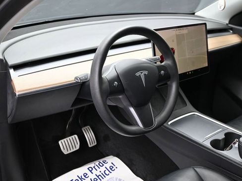 Used 2021 Tesla Model Y Performance image 17
