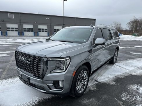 Used 2023 GMC Yukon XL Denali Ultimate image 1