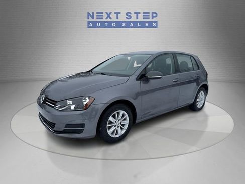 Used 2017 Volkswagen Golf S FWD image 3
