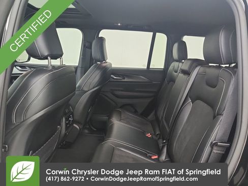 Used 2023 Jeep Grand Cherokee Altitude AWD/4WD image 29
