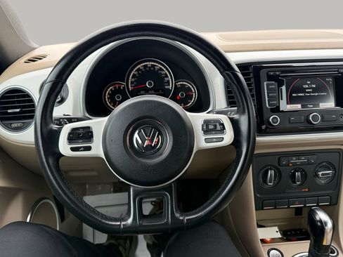 Used 2013 Volkswagen Beetle 2.5 image 21