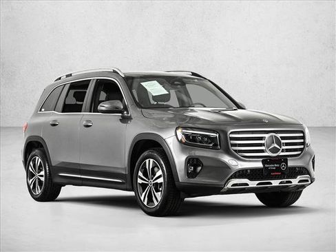 Certified 2026 Mercedes-Benz GLB 250 4MATIC w/ Sun & Sound Package image 3