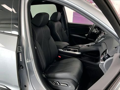 Used 2025 Acura RDX SH-AWD image 12
