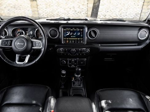 Used 2022 Jeep Wrangler Unlimited Sahara w/ Cold Weather Group image 5