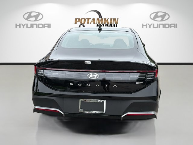 New 2026 Hyundai Sonata Blue FWD image 6