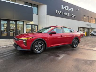 New 2025 Kia K4 LXS