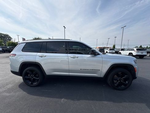 Used 2024 Jeep Grand Cherokee L Altitude AWD/4WD image 6