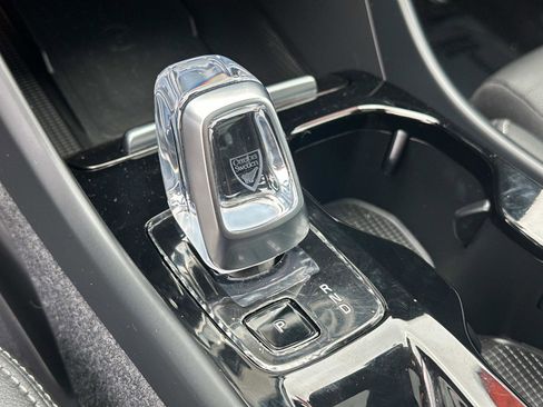 Certified 2024 Volvo XC40 B5 Ultimate w/ Climate Package image 14