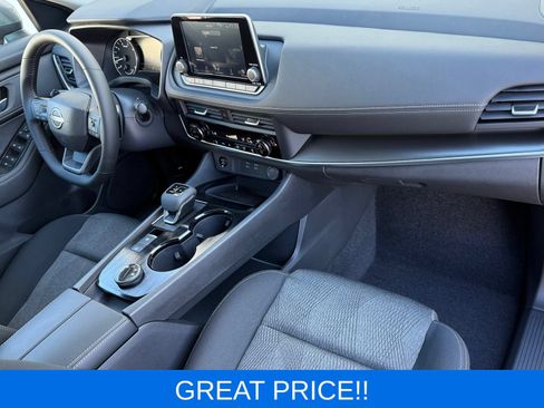Used 2026 Nissan Rogue SV w/ Cold Weather Package AWD/4WD image 16